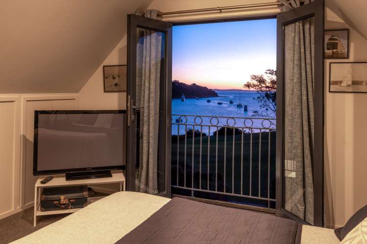 8 Esslin Road Surfdale_15