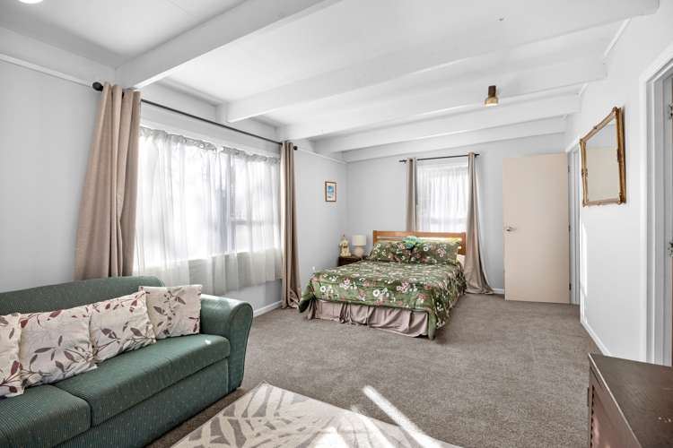 196 Seaview Road Westown_8