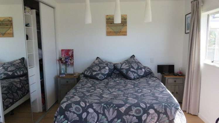 107 Oratia Place Onemana_5