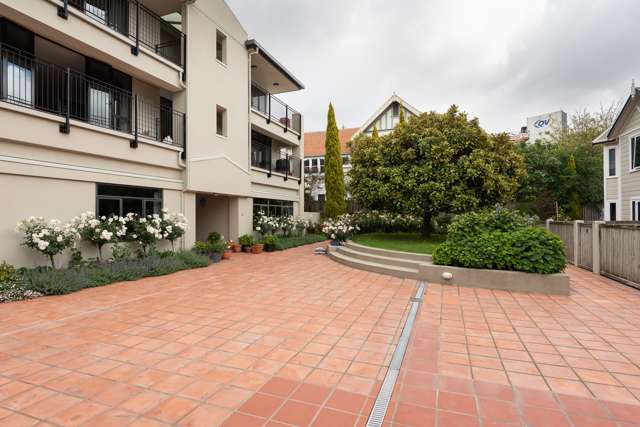 12/28 Hobson Street Thorndon_3