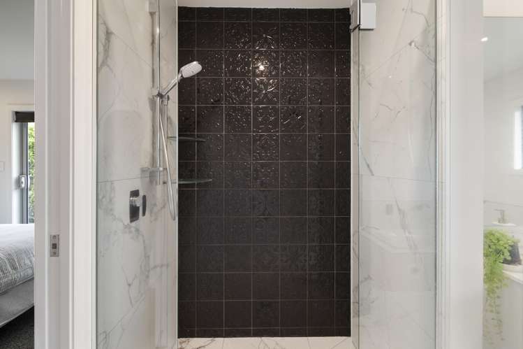 2 Serenity Crescent Kelvin Grove_13