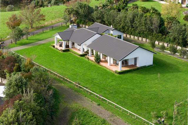 Stunning Turitea home with expansive views!