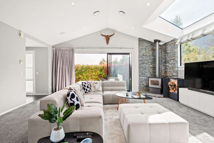 27 Pendeen Crescent Jacks Point_15