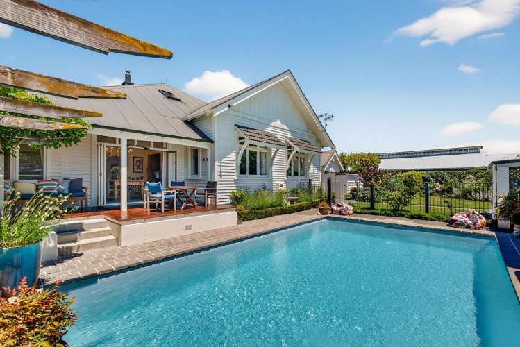 503 King Street South Hastings_23