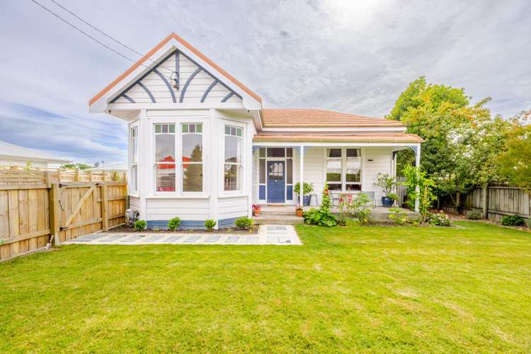 305 Frederick Street West_0