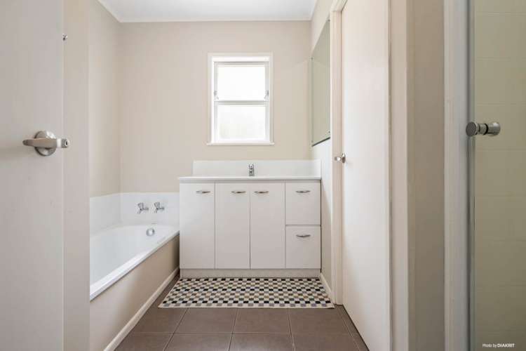 4 Rainbow Place Wattle Downs_8