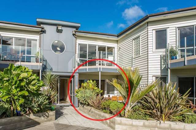 10/4 Seaview Road Paraparaumu Beach_1