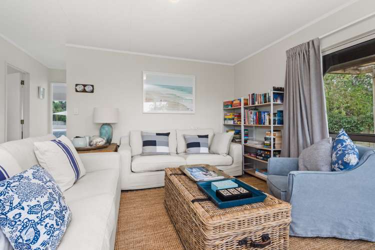 8 Ringer Avenue Matapouri_24