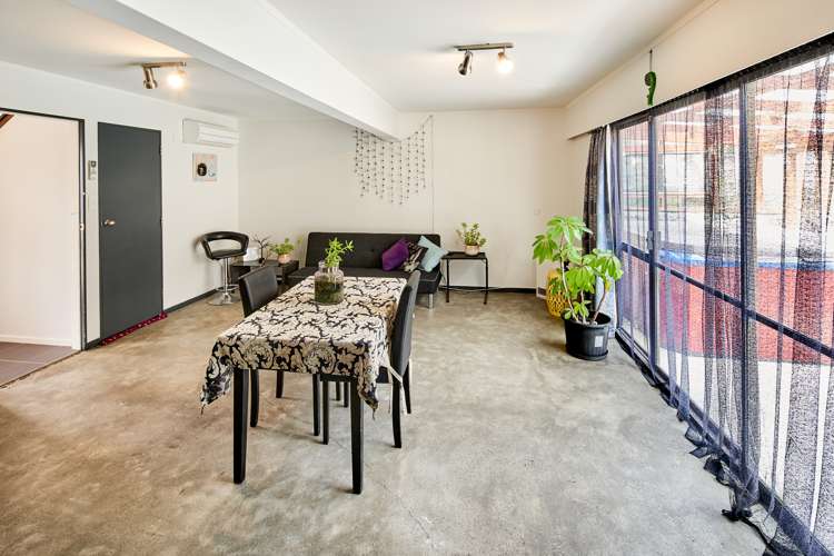 16 Brasenose Place Tawa_4