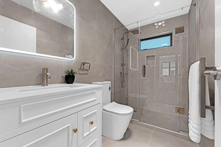 8D Gardiner Grove Mangere East_19