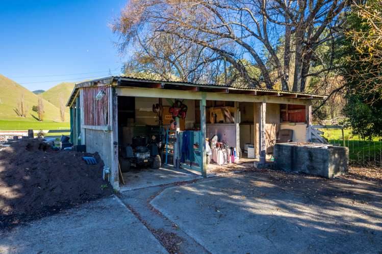 819 Eighty Eight Valley Road Wakefield_25