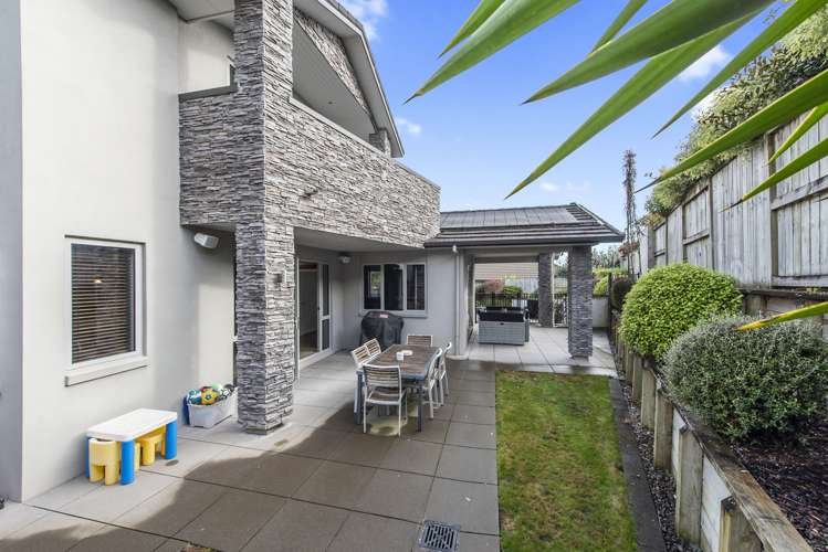 18 Compton Grove Huntington_21