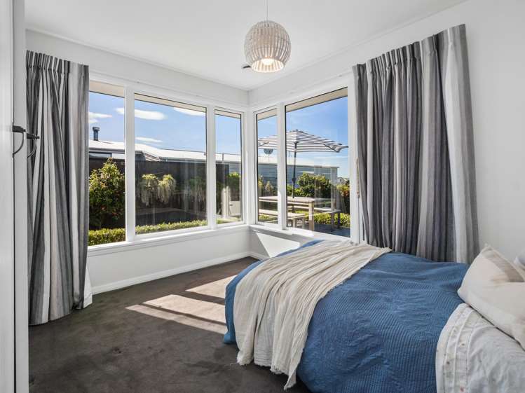 29 Main Road Redcliffs_12