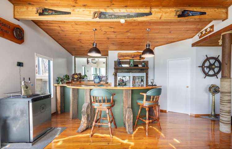 6577 Pouto Road Pouto_14