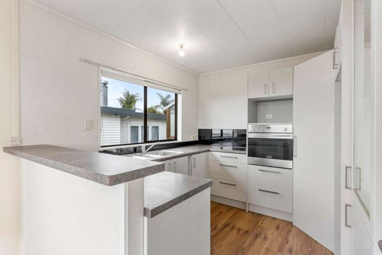 24 Scott Road Stanmore Bay_11