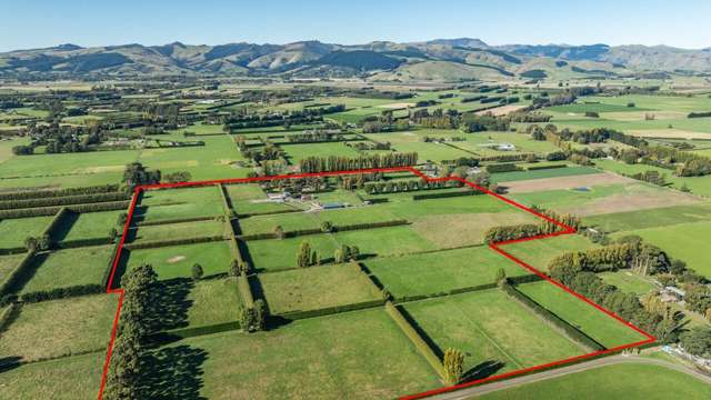 Equine enthusiasts, small farm or large lifestyle