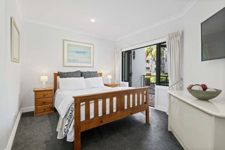 2/177 Hurstmere Road Takapuna_14