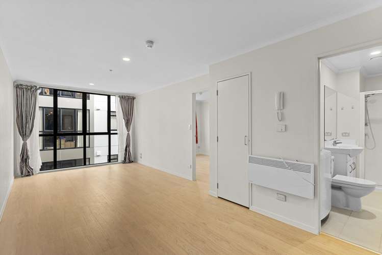 B503/176 Broadway Newmarket_3