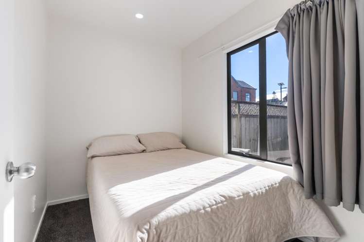 2/12 Ambrico Place New Lynn_7