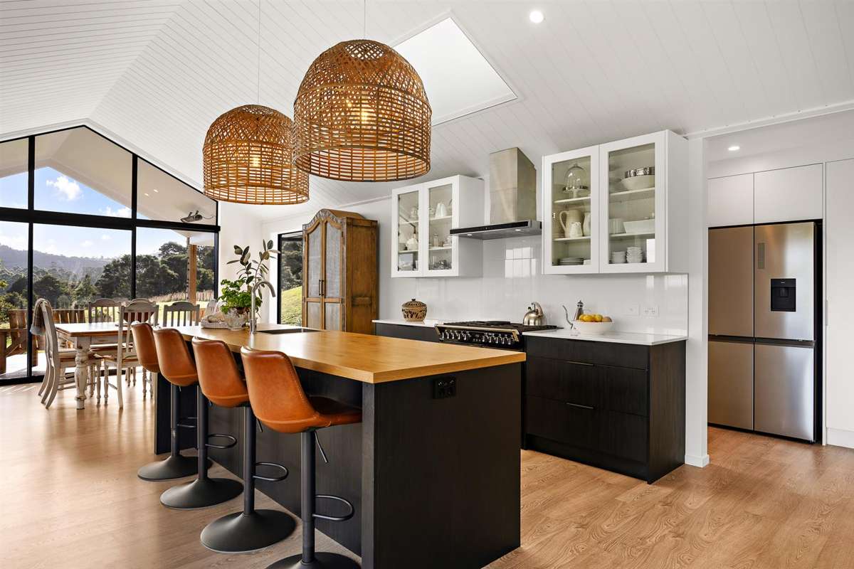 1056 Peak Road_3