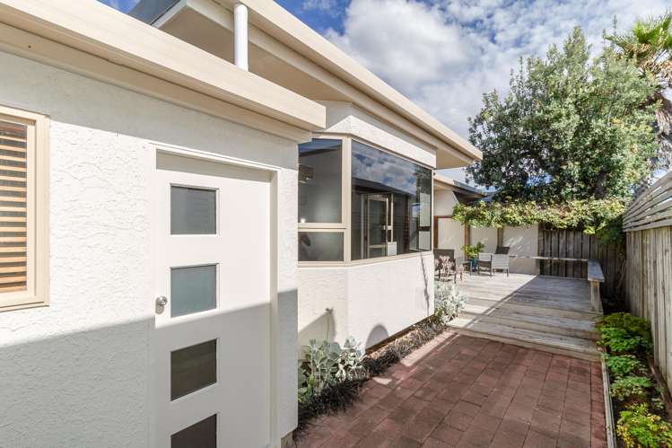 68b The Esplanade Westshore_12