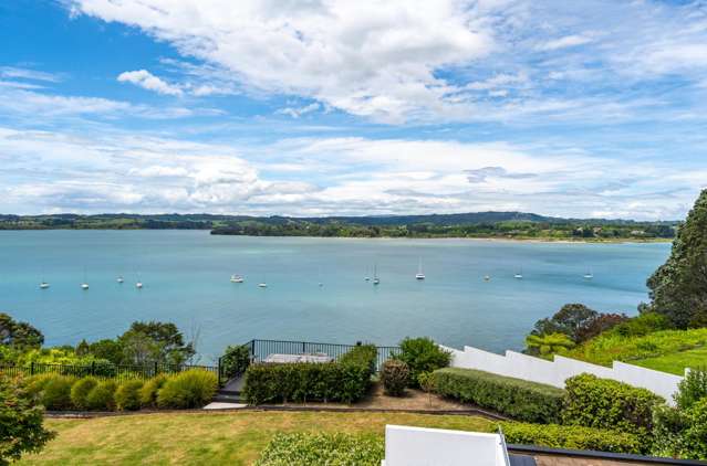 Sun-kissed family retreat | Resort like living