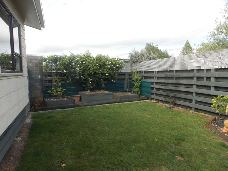 1 Roots Street West Feilding_12