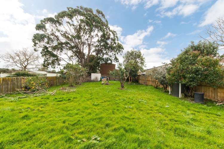 18 Islington Avenue New Lynn_17