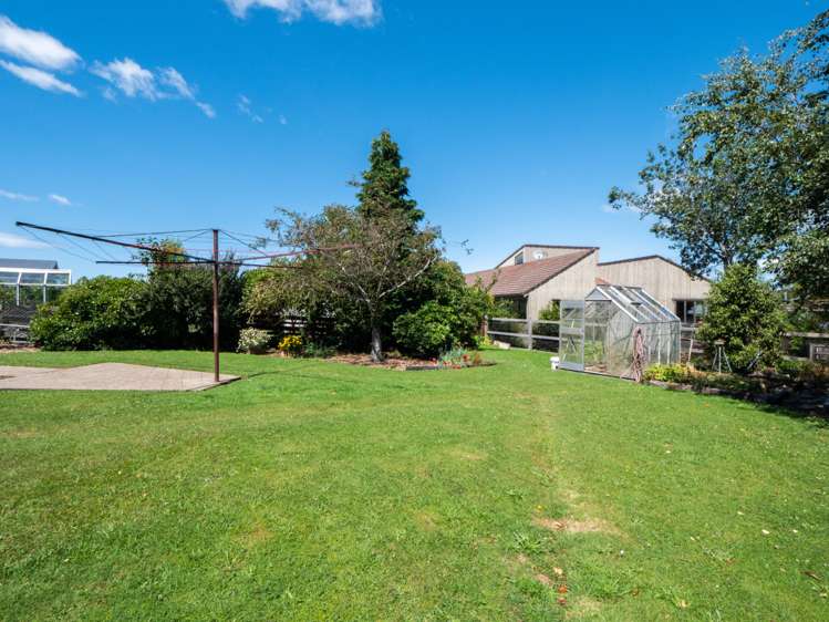 2 Estuary Crescent Fairfield_14