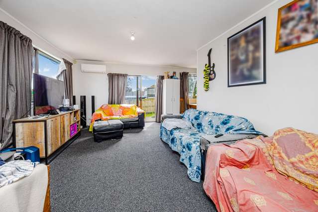 1/27 Silver Creek Road Clendon Park_3