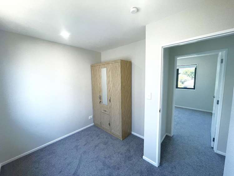 B/54 Royal View Road Te Atatu South_6