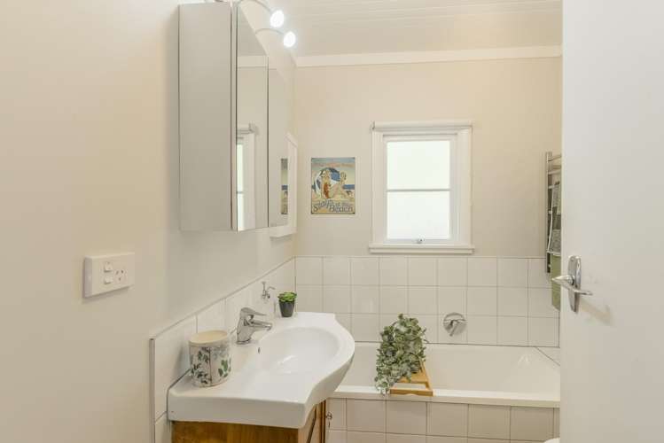 179 Raumati Road Raumati Beach_23