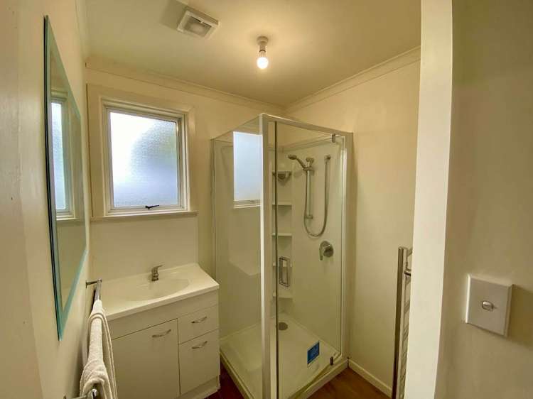 42 Beaumonts Way Manurewa_9