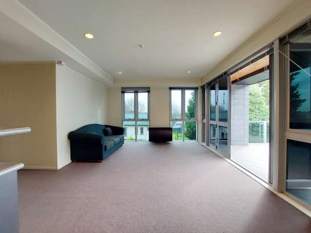 1150B Victoria Street 3295_1