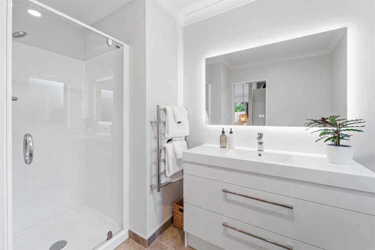 32a Centreway Road Orewa_23