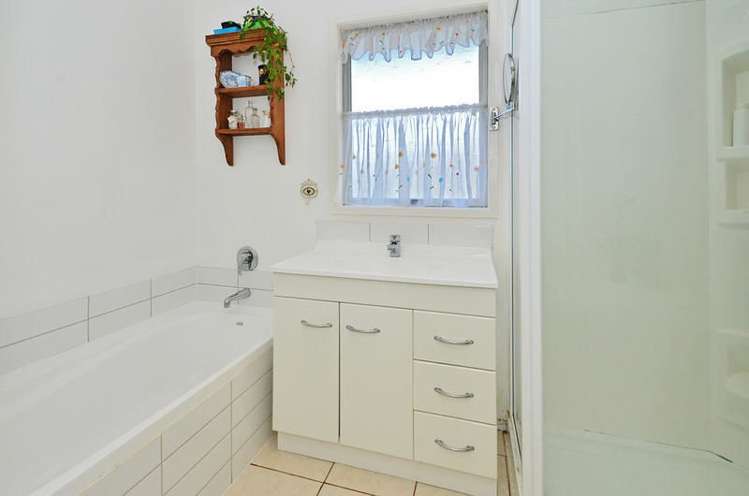 10 Bertram Road Kawakawa Bay_3