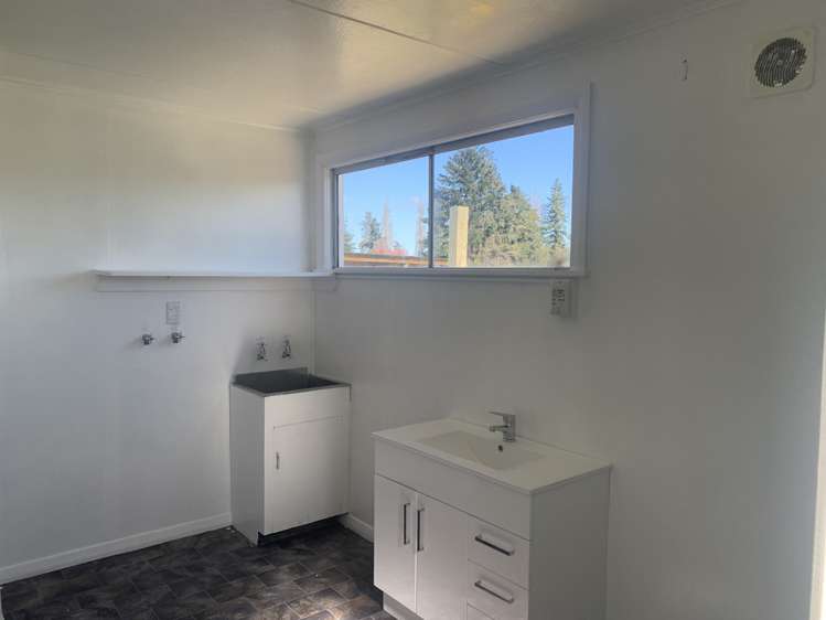 3 Esk Street West Otago Surrounds_8