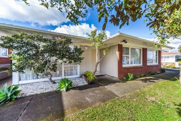 26 Cascades Road Pakuranga Heights_2