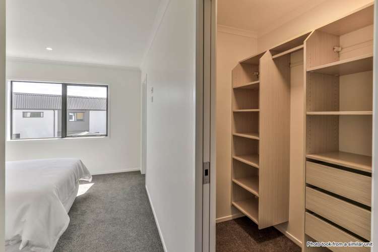 25E Henry Taylor Rise Milldale_17