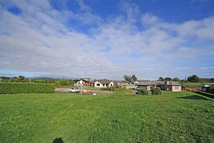 8 Links Drive Waiwhakaiho_3