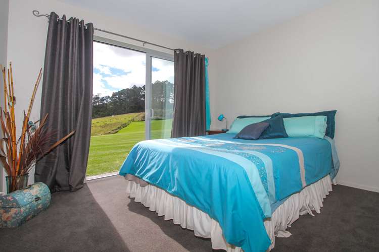 1513a East Coast Road Redvale_17