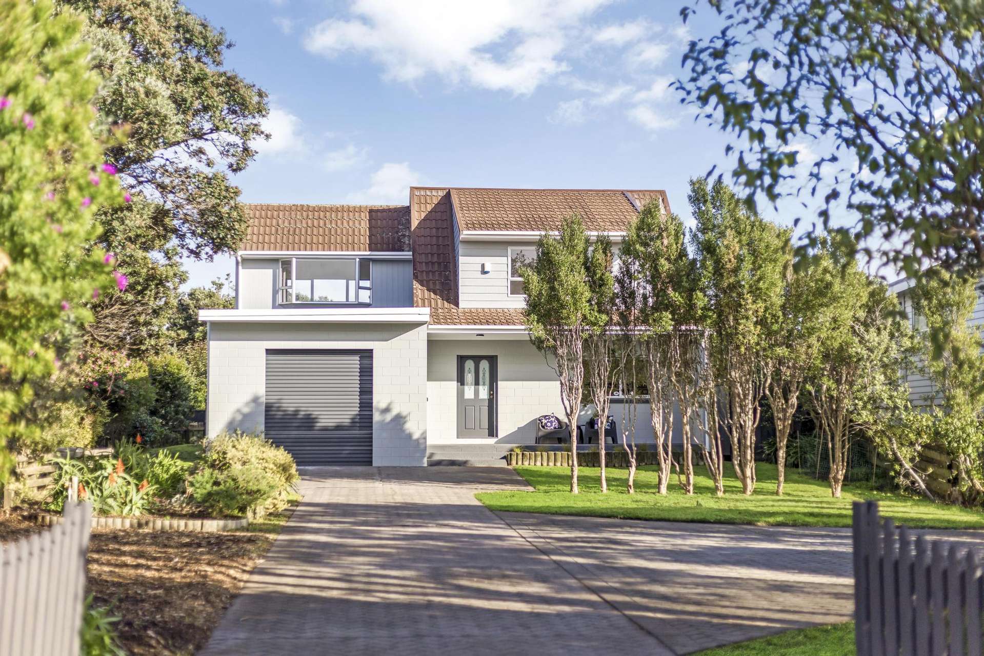 1 Goldie Place Waikanae Beach_0