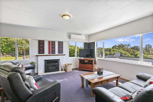 17 Padnell Crescent Paparangi_1