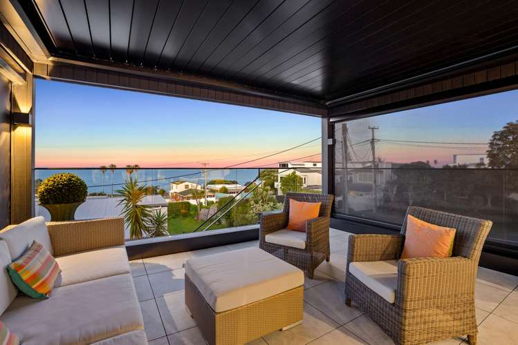 10 Vaughan Crescent Murrays Bay_10