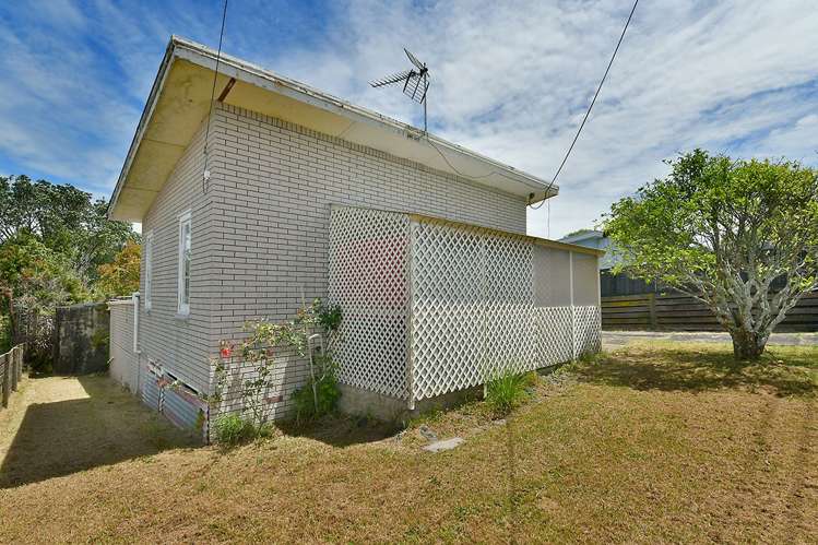 175 Vipond Road Stanmore Bay_5