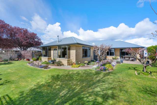 Quality, Location & Views!