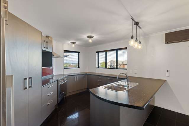 6 Galea Grove Kelvin Grove_3