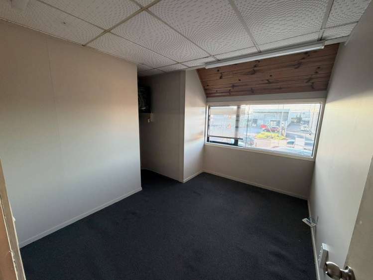 B/7 Waipareira Avenue Henderson North_9