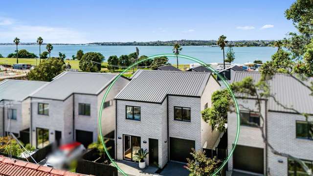 Enquire Now: Seaview Fletcher Villa!