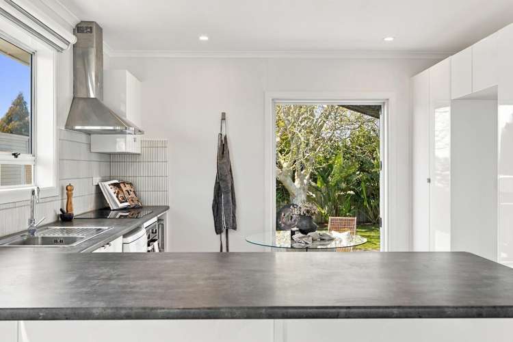 35 Trafalgar Street Westown_15